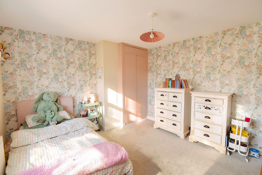 Bedroom- click for photo gallery